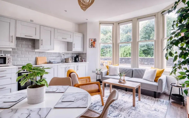 Stunning 2 Bed by the City Centre & Bute Park