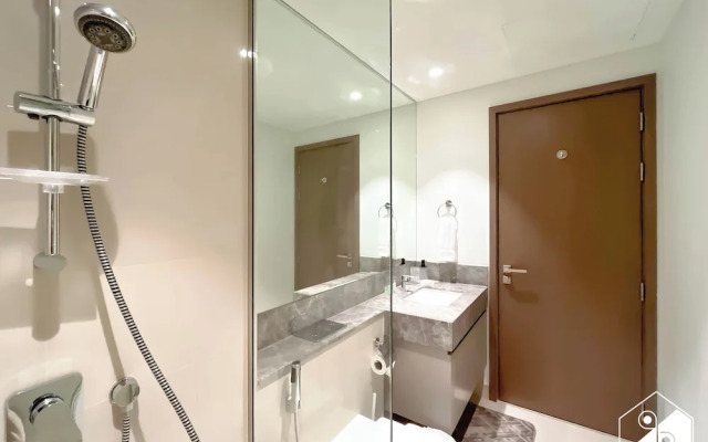 Skyline Elegance Fountain View 3BR in Downtown