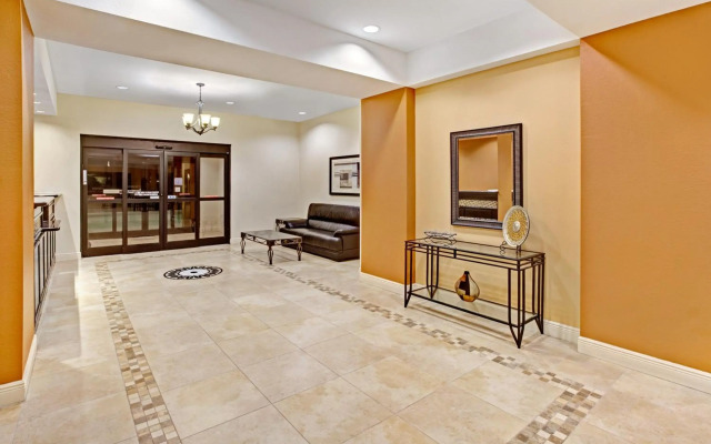 Scottish Inn and Suites La Porte
