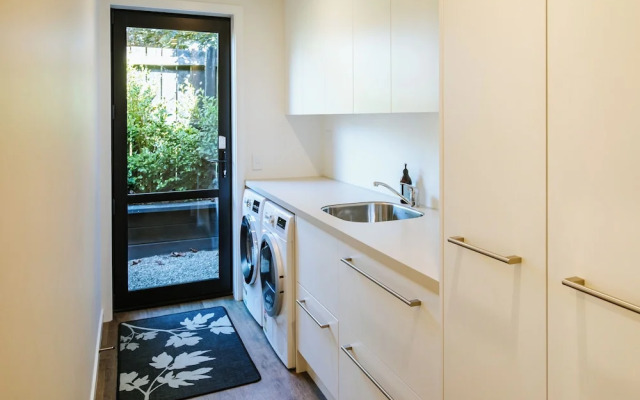 Number 3 - Family Friendly - Sleeps 8