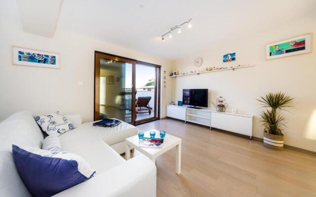 Aquamarine Deluxe Penthouse Apartment