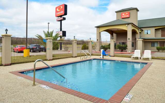Econo Lodge Inn & Suites Port Arthur near Sabine Pass