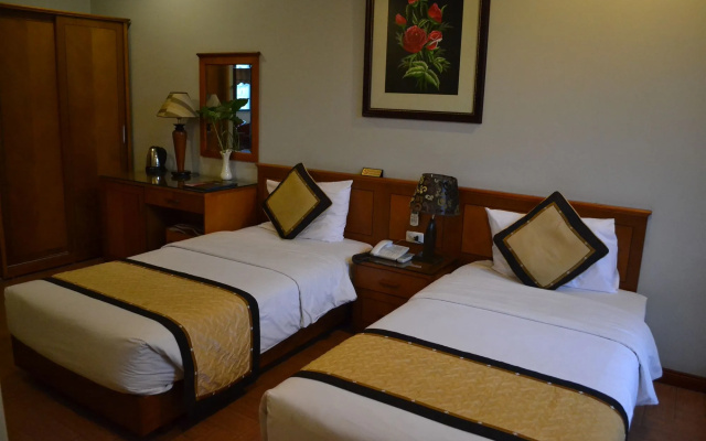 City Bay Hotel