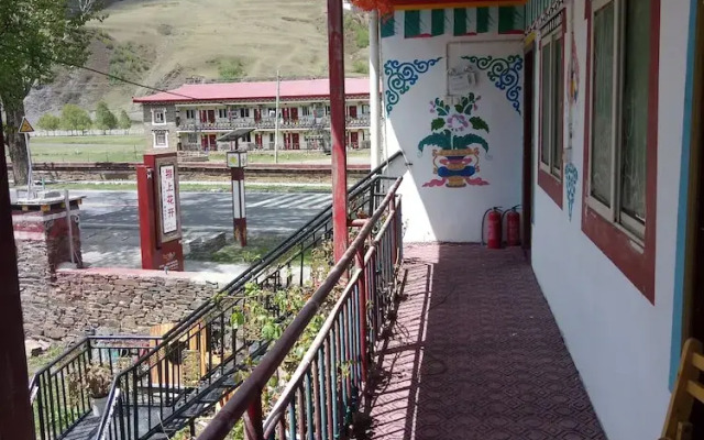 Zhi Shang Hua Ka Holiday Hotel