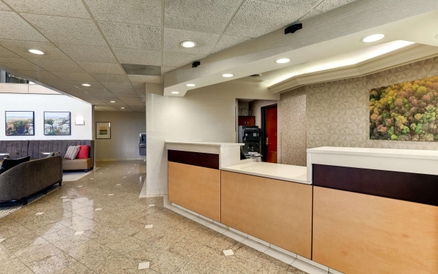 Drury Inn & Suites Marion
