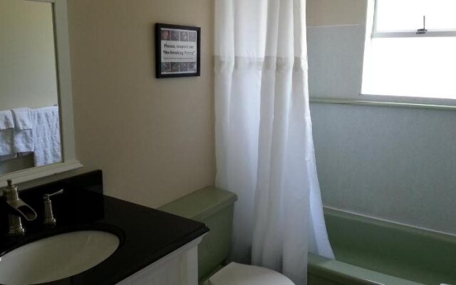 Edgewater Motel