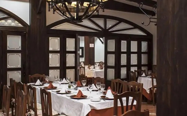 Hotel Asador Albenzaire