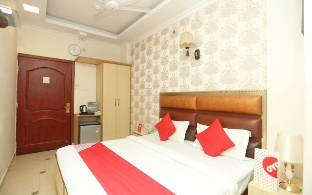 OYO 13355 Grest Hotel
