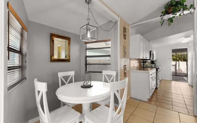 Beachy Bungalow by Vtrips
