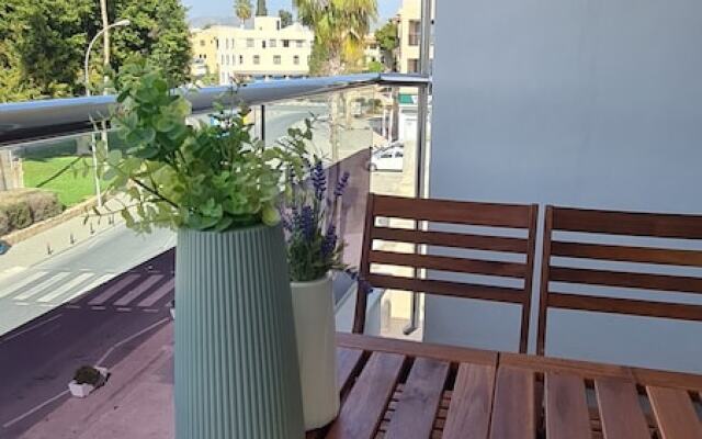 Phaedrus Living: Seaside Deluxe Flat Harbour 107