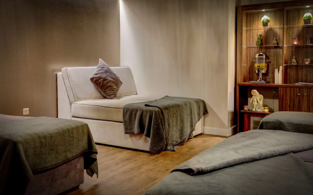 Best Western Plus Kenwick Park Hotel