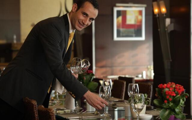 Raouche Arjaan by Rotana Hotel