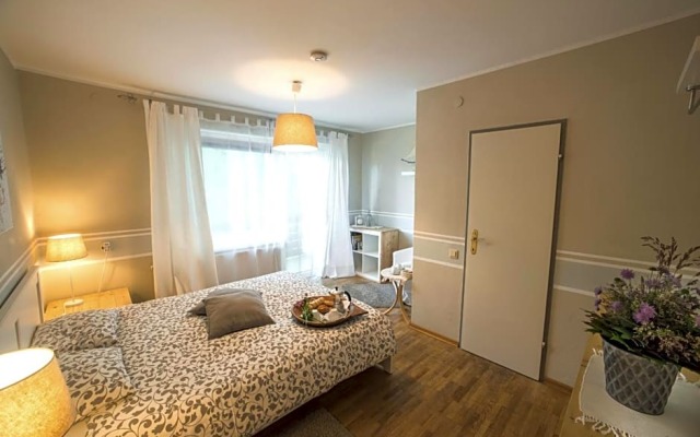 B&B Lakeview