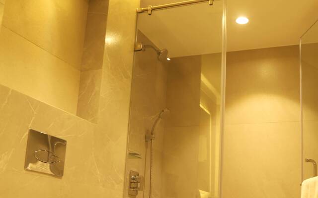 The Flora Grand