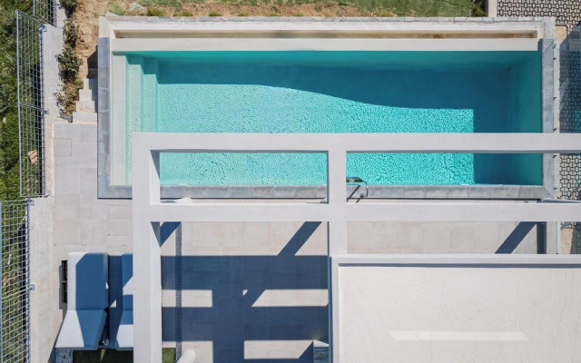 Luxurious Seafront Villa Karystos