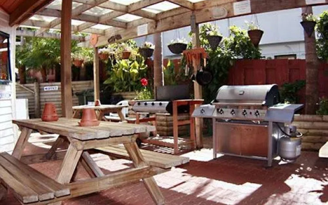 Peppertree Lodge - Hostel