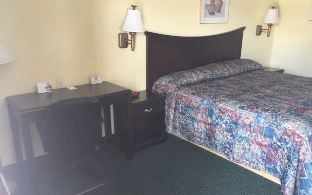 Knights Inn Independence