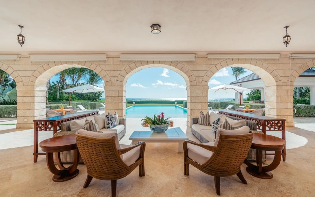 Oceanfront Luxury Villa With Amazing Staff