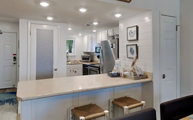 Driftwood Towers #1F - Palm View