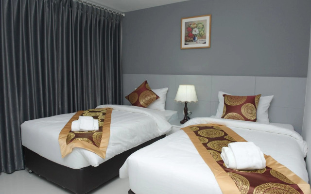Top High Airport Link Hotel