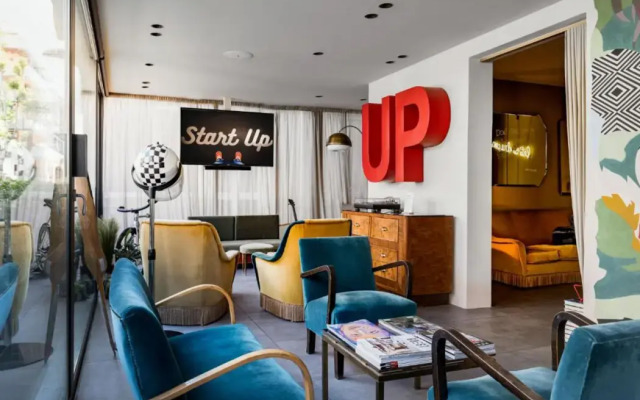 Up Hotel