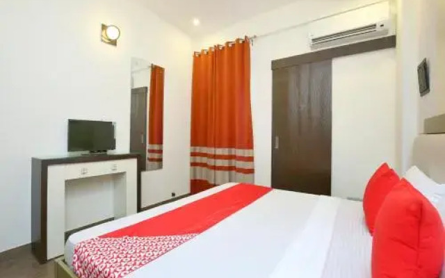 Royal Lake Suites By OYO Rooms