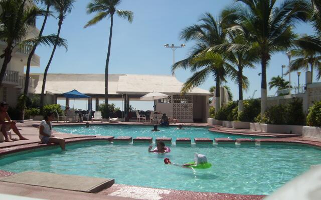 Maralisa Hotel and Beach Club