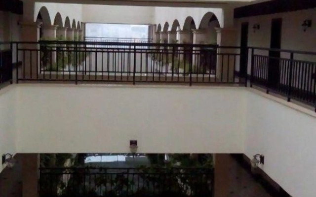 Zhonghui Hotel