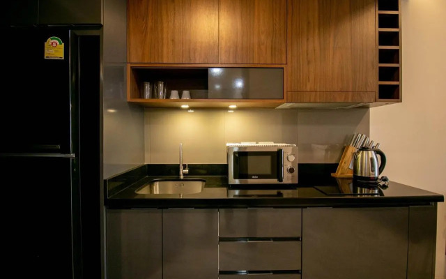 Escape Condominiums Beachfront Suites - Mae Phim