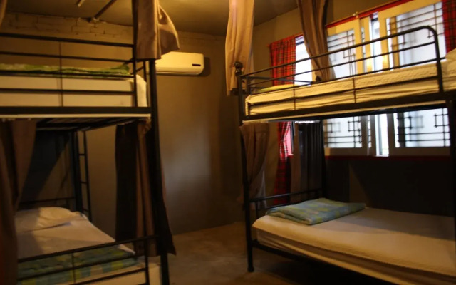 Mr.Comma Guesthouse - Hostel