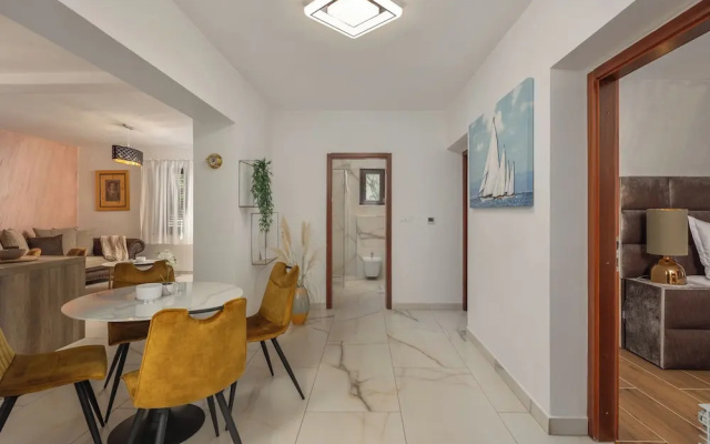Villa Natali With Pool And Sea View