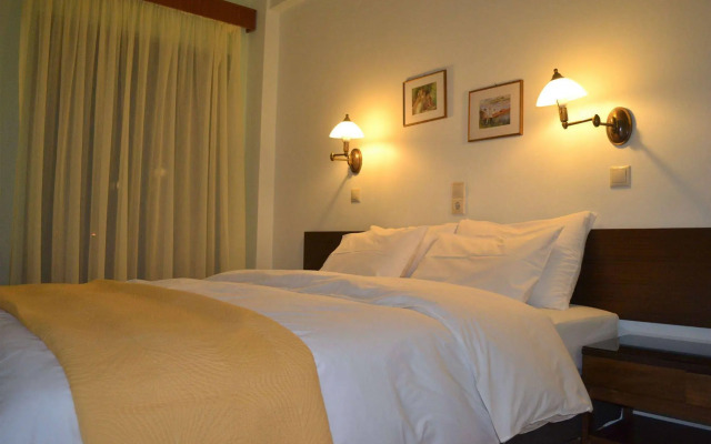 Alexakis Hotel & Spa