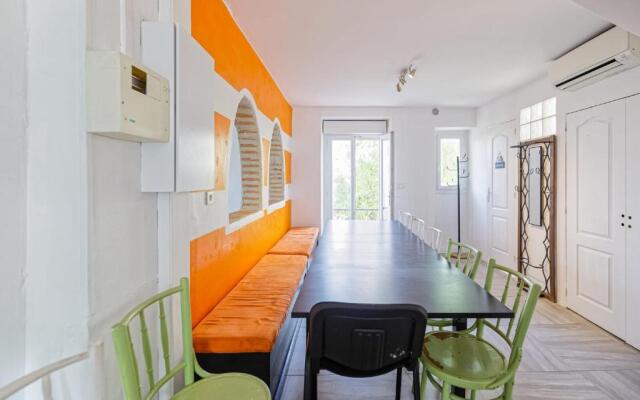 Le Doolie's Biarritz - Palawan Studio - Aircond - Garden Lounge