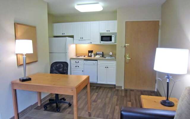 Extended Stay America Suites Washington DC Chantilly Airport