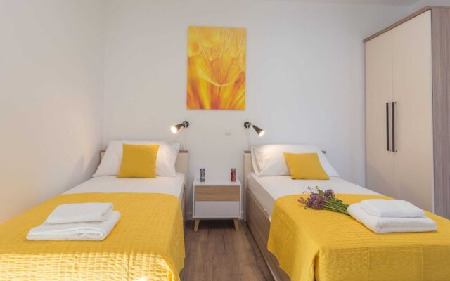 Swanky Villa in Turanj With Private Swimming Pool