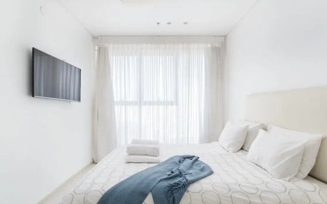 Bat Yam Luxury with Terrace & Sea View