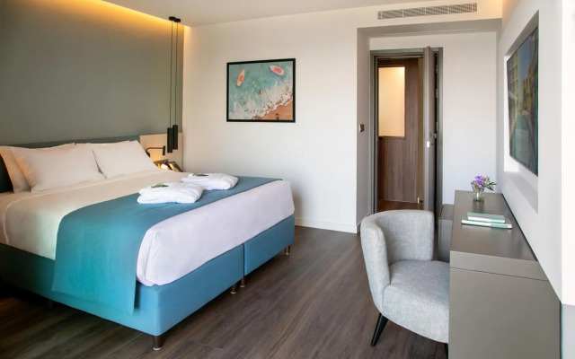 Mercure Larnaca Beach Resort