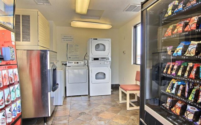 Motel 6 Austin, TX - Central Downtown UT