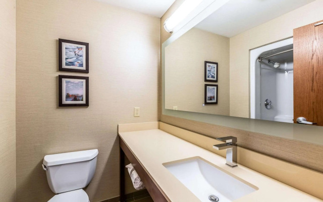Comfort Suites Escanaba West