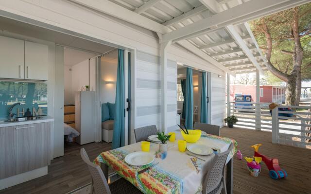 Modern Mobile Home in Cesenatico with terrace near the beach