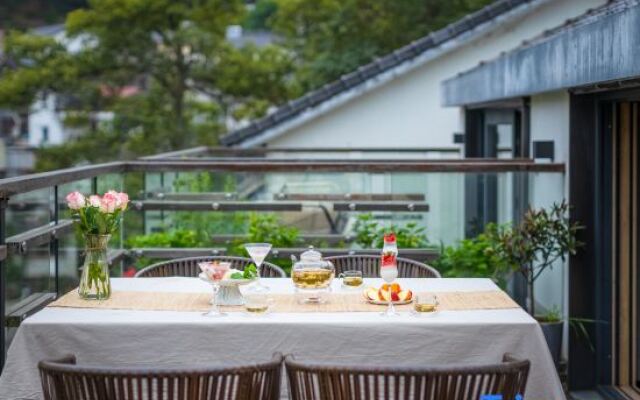 Wuta Xinshe (Hangzhou West Lake)