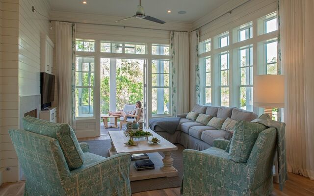 Oyster's Pearl by Exclusive 30A