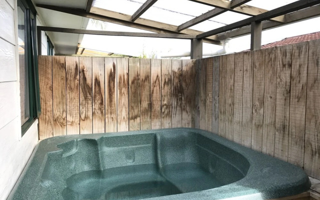 Parakai Geothermal Motel