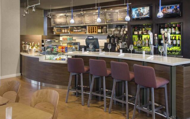 Courtyard Newark Elizabeth