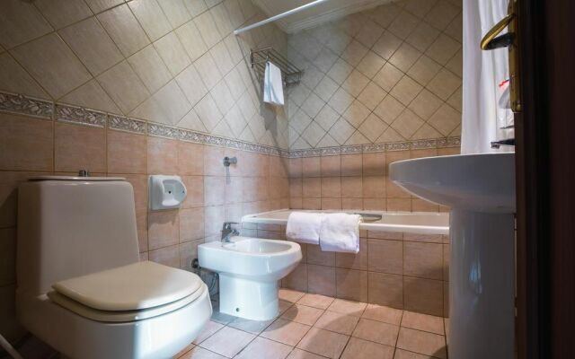 La Fontaine Rose Beach Resort
