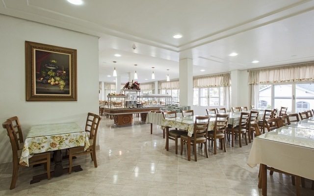 Hotel Galo Vermelho