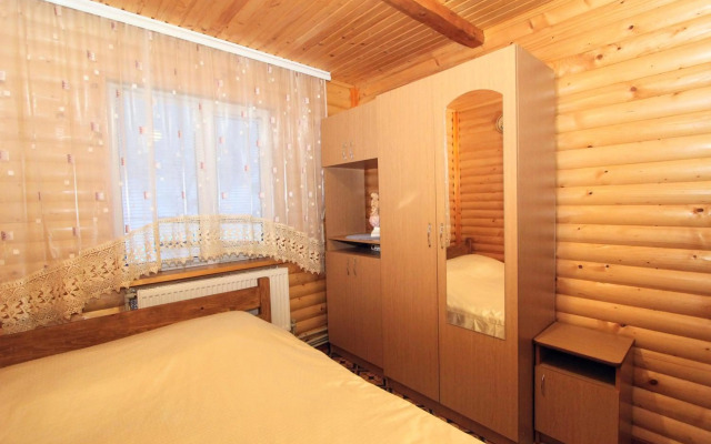 Котедж "Райський куточок"