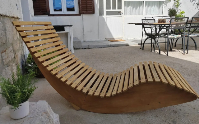 Stunning 2-bed House in Jezera With Sea Views