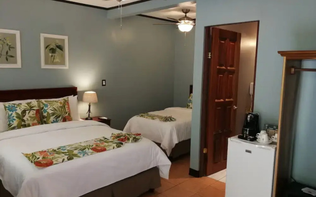 Espadilla Gardens Hotel