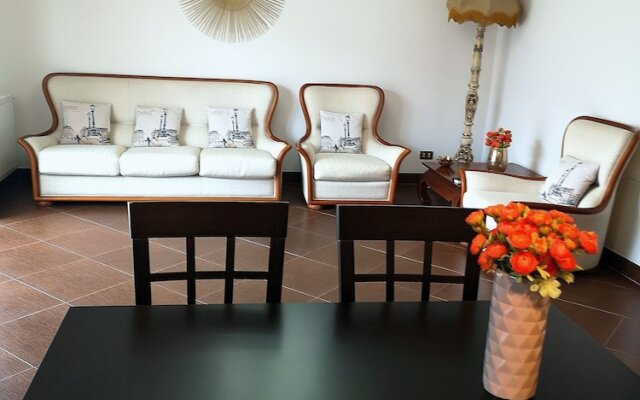 Casa Bella Apartments